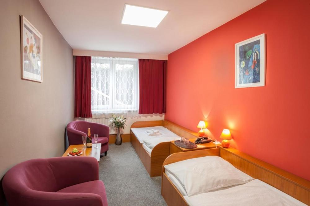 Hotel Gol Garni ออลอโมตซ์ ภายนอก รูปภาพ