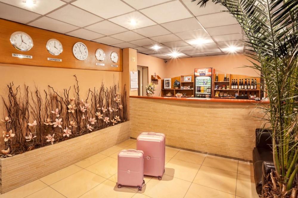 Hotel Gol Garni ออลอโมตซ์ ภายนอก รูปภาพ